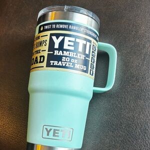 YETI Rambler 20 oz Travel Mug - Light Blue